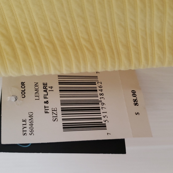 NWT Sleeveless yellow fit and flare dress Size 14 - Picture 5 of 5